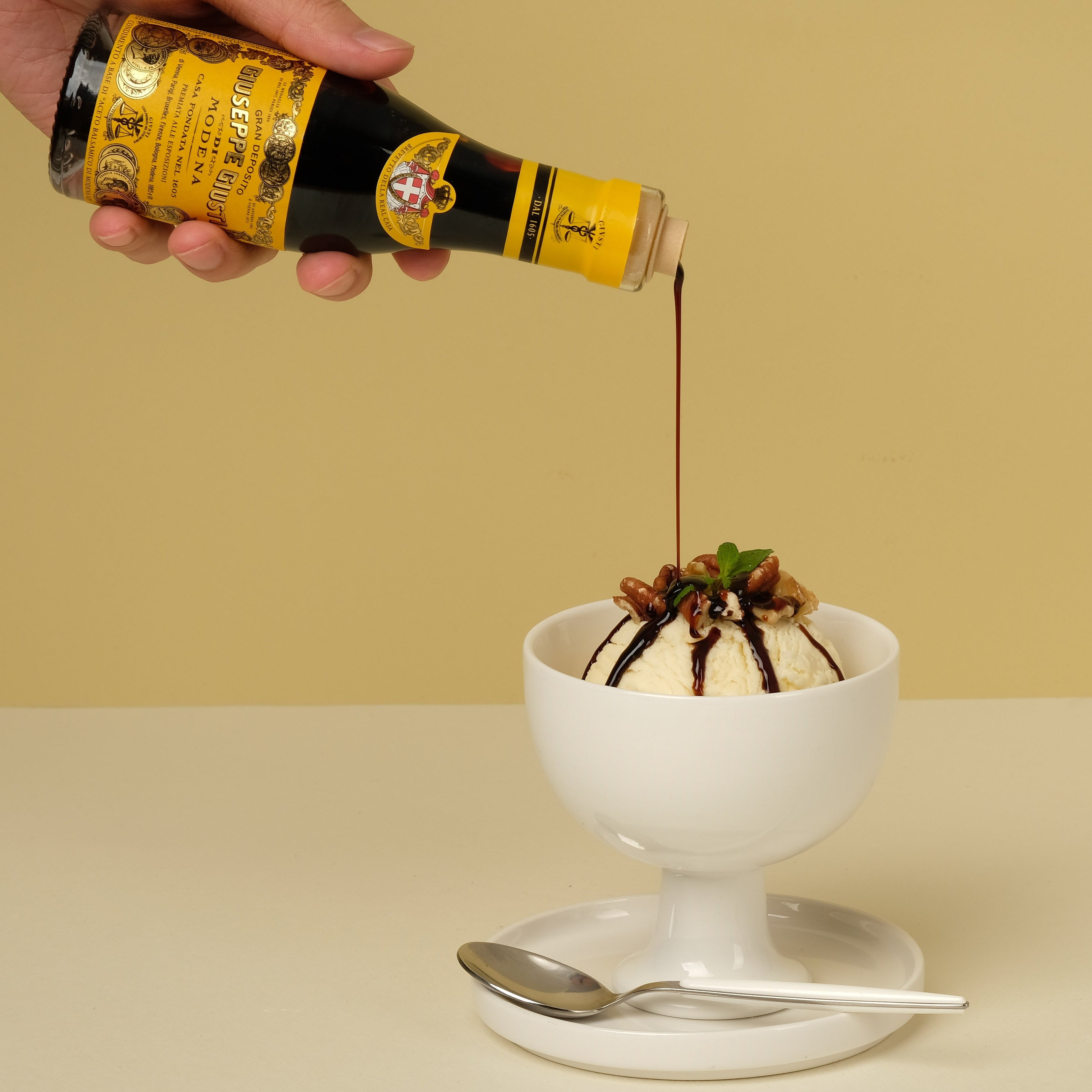 giusti-4-medaglie-d-oro-champagnottina-vinaigre-balsamique-de-mod-ne-igp-cr-meux image 2
